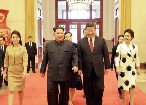 Vợ ông Kim Jong-un không sang Việt Nam cùng chồng