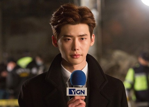 2 năm Lee Jong Suk vắng bóng màn ảnh, fan nên xem hết những phim này để đỡ nhớ mong