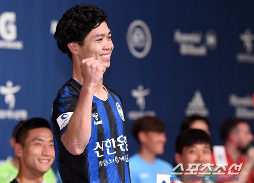 HLV trưởng của Incheon United tiết lộ nguyên nhân chiêu mộ Công Phượng