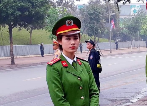 Quên đặc vụ Mỹ và phóng viên Hàn Quốc đi, đây là nữ công an chỉ đứng im cũng khiến dân mạng gục ngã