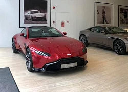 Siêu xe Aston Martin V8 Vantage 2018 màu đỏ đầu tiên về Việt Nam