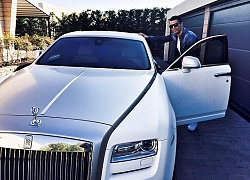 Cristiano Ronaldo khoe Rolls-Royce Cullinan mới sắm, người Việt vẫn ngóng đợi xe về để chiêm ngưỡng