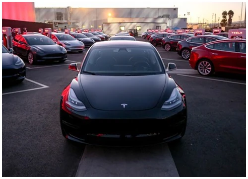 Cuối cùng thì Tesla cũng bắt đầu bán ra chiếc Model 3 có giá rẻ nhất mà tất cả đều mong đợi