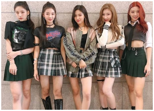 Netizen Hàn chỉ ra ITZY đang 'copy' phong cách của BlackPink và đây là lí do