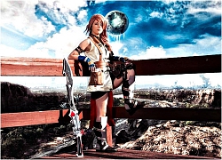 Cosplay nữ chiến binh Lightning (Final Fantasy XIII)