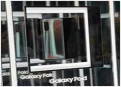 Samsung giải thích tại sao màn hình Galaxy Fold gập vào bên trong