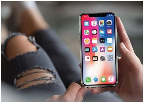 Apple sụt giảm tại Việt Nam, "miếng bánh lớn" rơi vào tay ai?