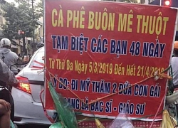 Tạm nghỉ bán cà phê, ông chú khiến cả phố ngoái nhìn vì tấm biển thông báo cực độc