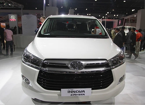 Toyota giới thiệu Innova giá rẻ mới cho khách chạy dịch vụ, công nghệ an toàn chỉ có 2 túi khí, ABS và EBD