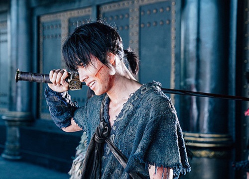 Đóng phim live-action 'KINGDOM', Yamazaki Kento đã giảm hẳn 10kg