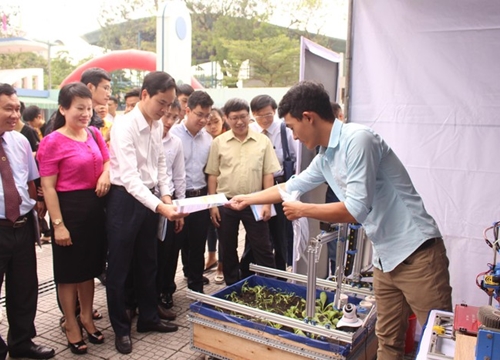 Sôi động Festival khoa học công nghệ sinh viên ĐH Đà Nẵng