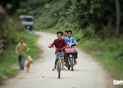 Thứ 7 với Phan Đăng: Cậu bé đạp xe 100km thăm em và quyền lựa chọn con đường