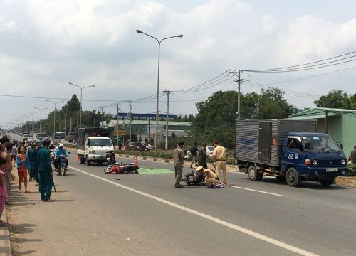 Truy tìm xe máy liên quan đến vụ tai nạn khiến 4 người thương vong