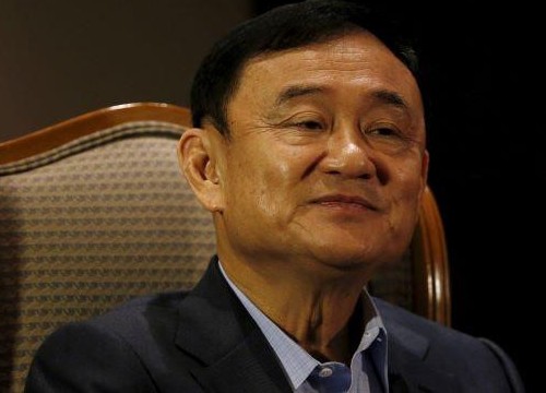 Vua Thái thu hồi huy chương hoàng gia của cựu thủ tướng Thaksin