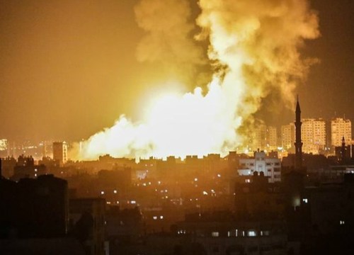 Israel không kích Dải Gaza và nhận 'trái đắng' từ phiến quân Hamas