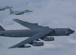 Mỹ đưa B-52 đến gần các "điểm nóng" trên biển Đông