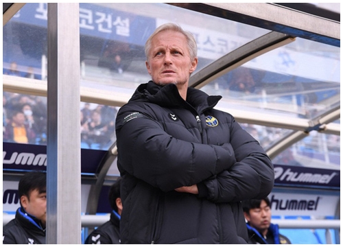 Bị HLV Incheon United chê, Công Phượng có phản ứng bất ngờ