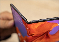 BlackBerry nghi ngờ về sự thành công của Galaxy Fold và Mate X