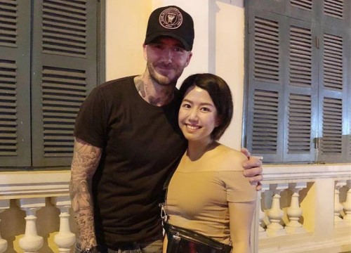 David Beckham đang có mặt tại Việt Nam, dạo phố đi bộ và thoải mái chụp ảnh cùng người hâm mộ