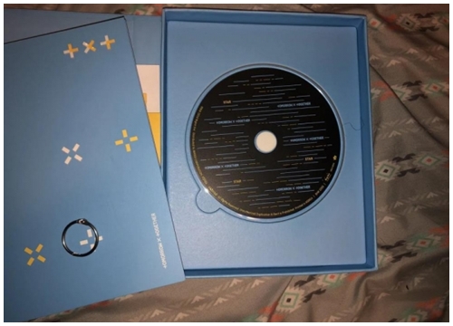 Fan rùng mình khi biết họa tiết trên album debut của TXT thực chất (lại) là một loại mật mã