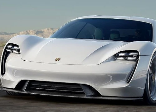 Hơn 20.000 người đã đặt cọc 65 triệu mua xe điện Porsche Taycan 2020