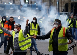 Người biểu tình "áo gile vàng" tiếp tục đốt phá thủ đô Paris