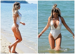 "Người đẹp dao kéo" Chloe Sims khoe khéo ngực đầy