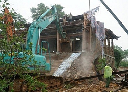 Phong hàm cho Út "trọc", hai đại tá bị kỷ luật