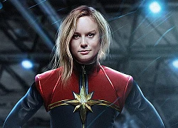 Ra đây mà xem Captain Marvel hát hit của Ariana Grande, hết hồn khi bị... boss hù