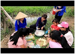 Ra đồng làm bánh kẹp chuối