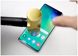 Tra tấn dã man Galaxy S10+ bằng dao và búa: Có còn cơ hội nào để sống sót?