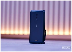 Cận cảnh Vivo APEX 2019: Smartphone không cổng sạc, không nút bấm với cảm biến vân tay toàn màn hình, chạm vào đâu cũng có thể mở khóa