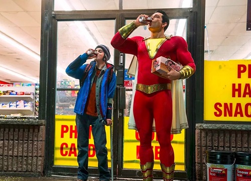 DC trình làng 'SHAZAM!' - siêu anh hùng tuổi teen nhưng sở hữu sức mạnh siêu phàm khiến Superman cũng phải 'trầm trồ'