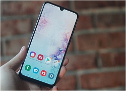 Trên tay Galaxy A50: Phiên bản "giá rẻ" của Galaxy S10?