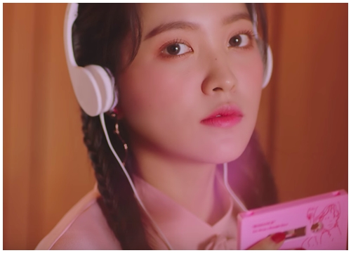 Ai bảo bất tài, Yeri (Red Velvet) đã cho ra mắt ca khúc tự sáng tác đầu tay của mình rồi đây!