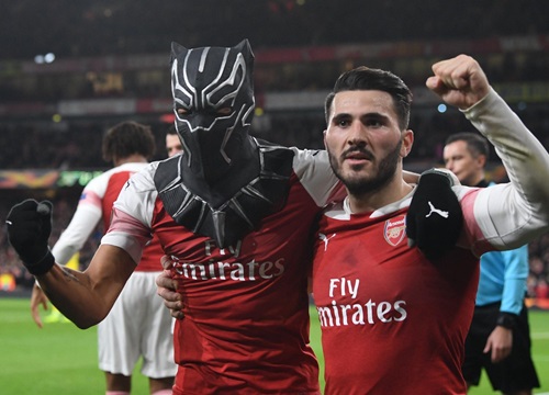 Aubameyang tiết lộ lý do ăn mừng với mặt nạ Black Panther