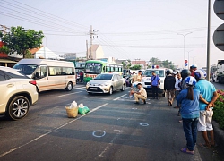 Hiện trường vụ tai nạn đi bộ sang đường, 2 nữ tu bị ô tô đâm tử vong