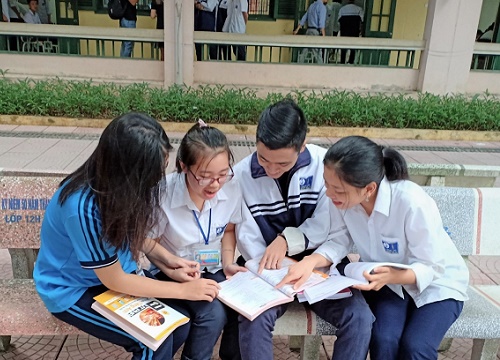 Khai mạc Ngày hội tư vấn tuyển sinh, hướng nghiệp năm 2019: Đề thi THPTQG 2019 vẫn bám sát chuẩn kiến thức, chủ yếu là chương trình lớp 12