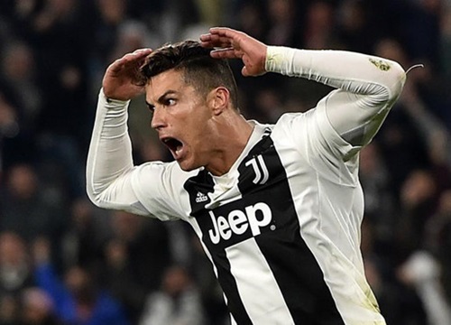 Bernardeschi: 'Có điên mới phạt Ronaldo vì màn mừng bàn thắng'