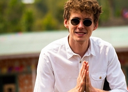 'Reality' (Lost Frequencies) - Đời người ngắn lắm nên hãy đi cùng nhau đến khi còn có thể!