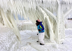 Băng ở hồ Mỹ vỡ thành hàng triệu mảnh, dân mạng băn khoăn: "Frozen đời thực hay gì?"