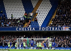 CĐV tẩy chay, ép Chelsea sa thải HLV Sarri