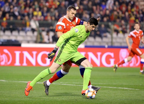 Chuỗi ngày đen tối chưa buông tha Courtois: Thủ môn hay nhất World Cup 2018 mắc sai lầm tệ hại ở vòng loại Euro 2020