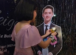 Cô nàng 'chơi lớn' chọn standee của D.O (EXO) làm bạn đồng hành dự prom, kết quả bức hình ẵm luôn giải King khiến mọi người trầm trồ