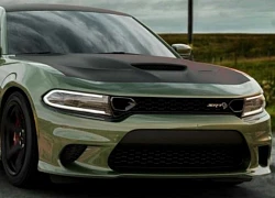 Dodge Charger SRT Hellcat 2019 thay đổi nhẹ với màu sơn Satin Black