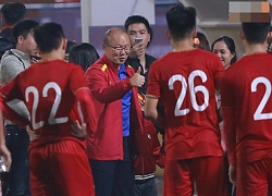 HLV Park Hang-seo nói "lời gan ruột": "Hãy động viên U23 Việt Nam, các cầu thủ đang rất căng thẳng"