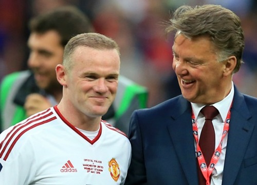 Rooney gây sốc khi mạnh miệng tuyên bố Van Gaal 'ăn đứt' Sir Alex về chiến thuật