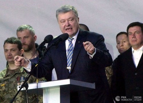 Tổng thống Ukraine Poroshenko từng muốn làm việc cho tình báo Liên Xô?