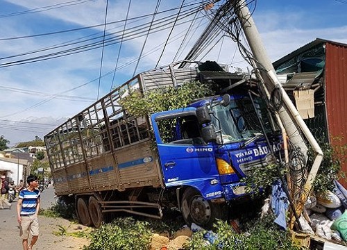 Buông lỏng quản lý nhà dọc quốc lộ - Hiểm họa rình rập