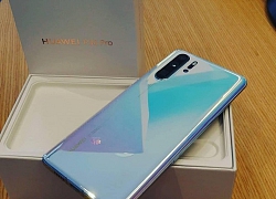 Huawei P30 Pro lộ ảnh thực tế - 4 camera, vân tay dưới màn hình